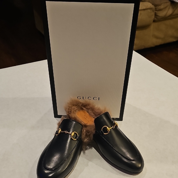 Gucci Black Leather Fur Lined Loafers - Picture 5 of 5